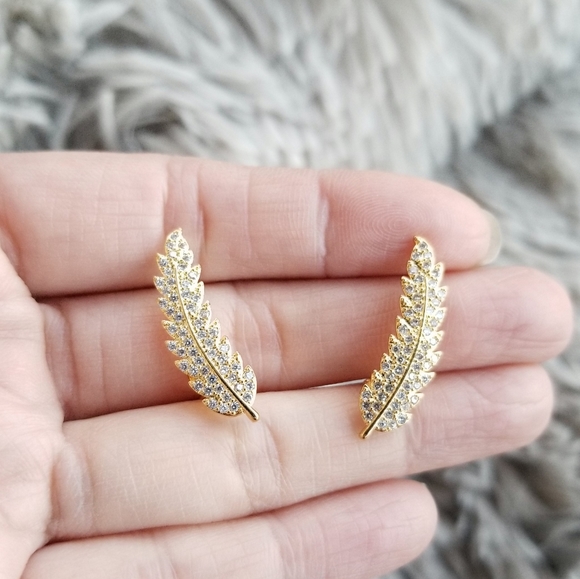 💎NEW💎 FEATHER EAR CLIMBER - Picture 4 of 8